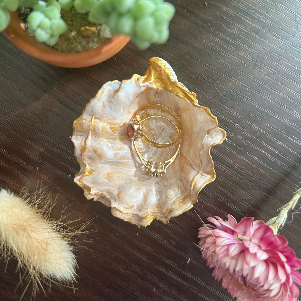 Oyster Shell Ring Dish - Picture 3 of 3